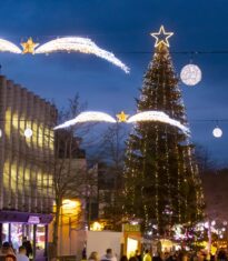 Winterval 2021. Picture: Patrick Browne

Winterval, Ireland’s largest Christmas festival, returns to Waterford this weekend and runs over 19 magical days across 5 weeks with its biggest and most festive nineteen-day programme of events for all ages. Brought to you by Waterford City and County Council, this winter’s festival integrates the old and the new, with festival favourites that everyone knows and loves and a new mix of exciting programming to elevate Winterval to a whole new level.